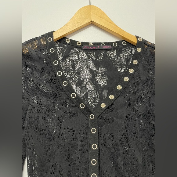 FOXY Black Lace Longsleeve with Unique Buttons - Picture 4 of 5